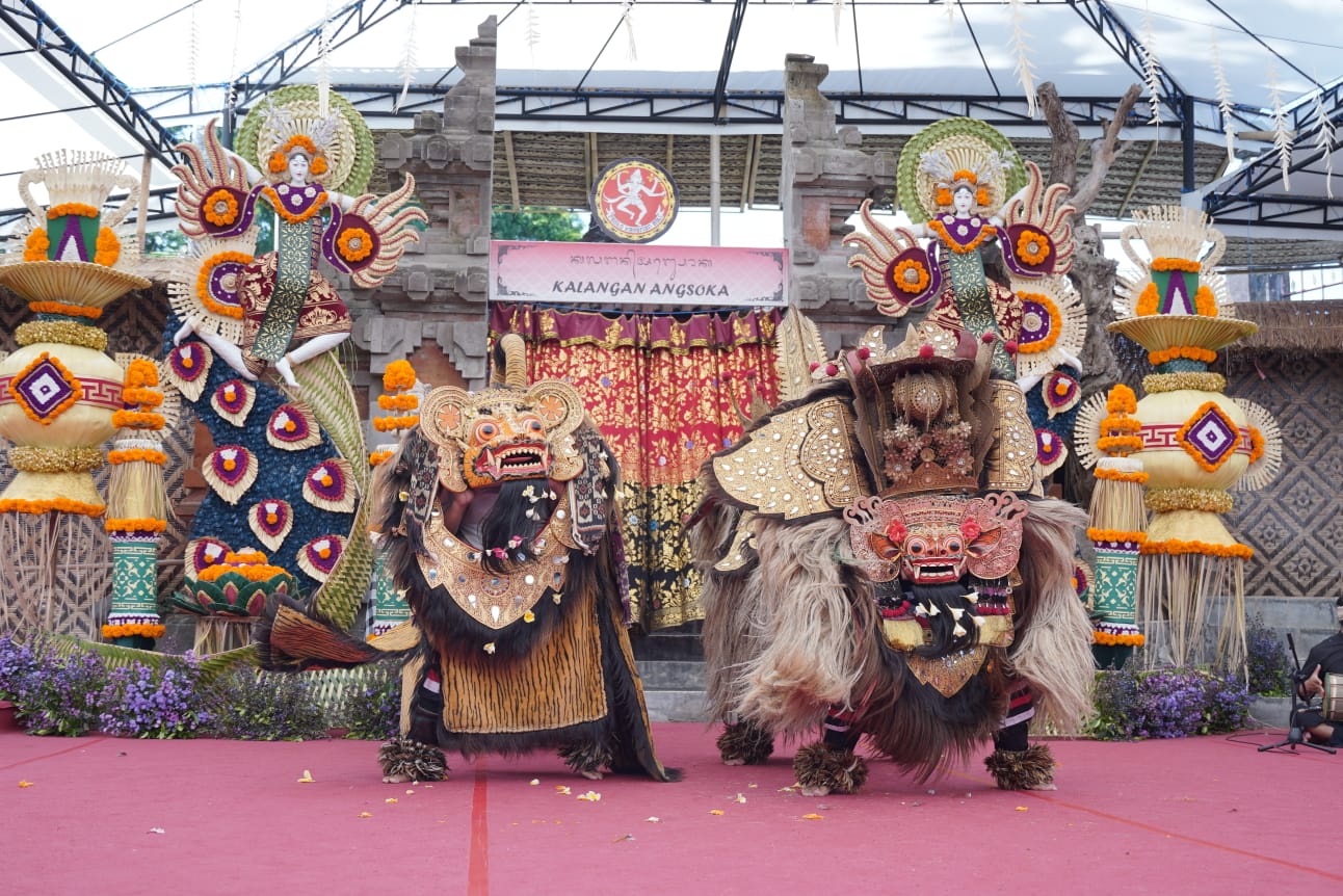 “Memanying-manyingan, Tradisi Sakral Dikemas Jadi Tontonan Memikati